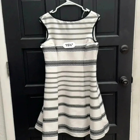 Danny and Nicole Size 6 Dress - Picture 9 of 12